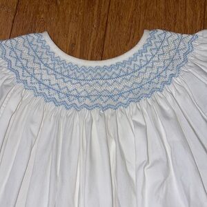 White and Blue smocked flutter sleeved dress size 7 by Jadi Lane NWT